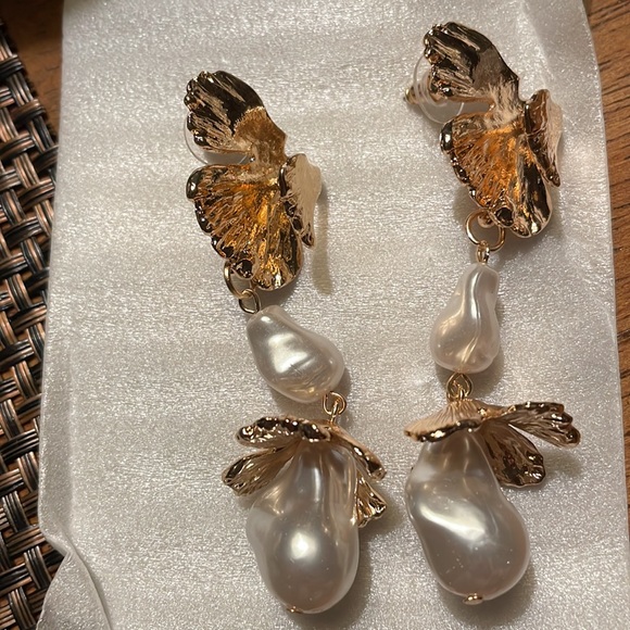 Long Pearl Tassel Earrings - Picture 5 of 5